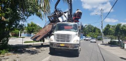 DEH rids Grand Cayman of Derelict Vehicles